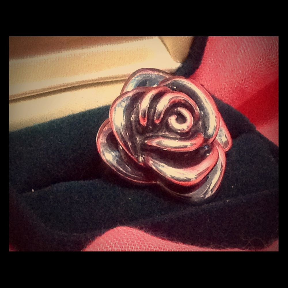 Sterling Silver Rose Size 8.5 Sex and the City